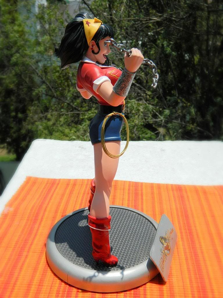 jesse quick bombshell statue